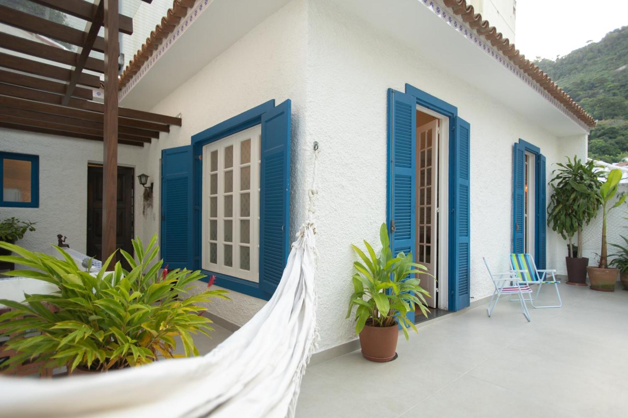 Linda Casa Em Rua Tranquila Em Botafogo, Humaita- Rj